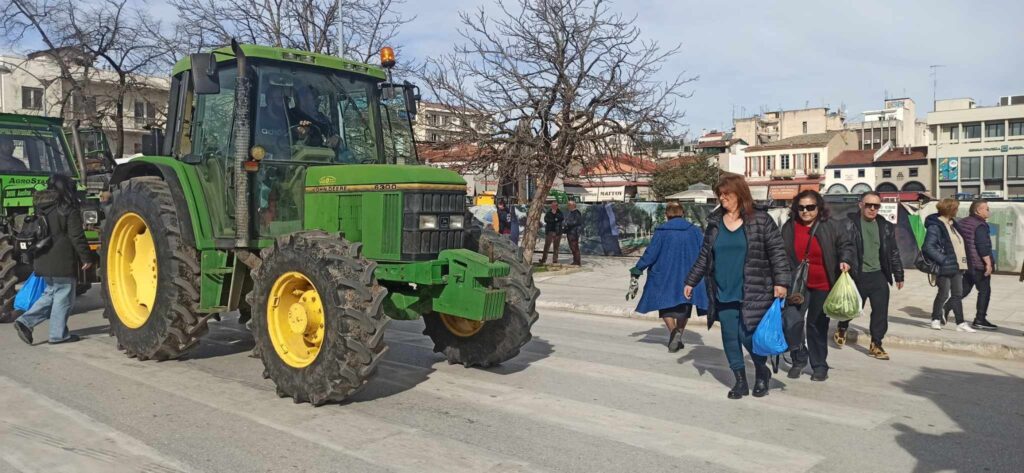 Με σεβασμό στους πεζούς οι αγρότες των Τρικάλων (φωτο)