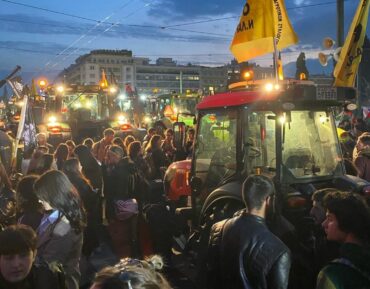 Δεκάδες τρακτέρ στο Σύνταγμα – Πάνω από 10.000 αγρότες στο συλλαλητήριο