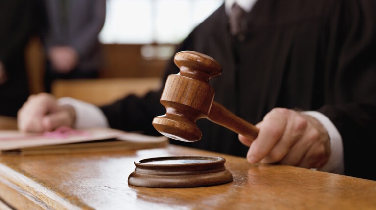 Ελεύθερος ο ανήλικος που είχε επιτεθεί σε Τρικαλινό δικηγόρο