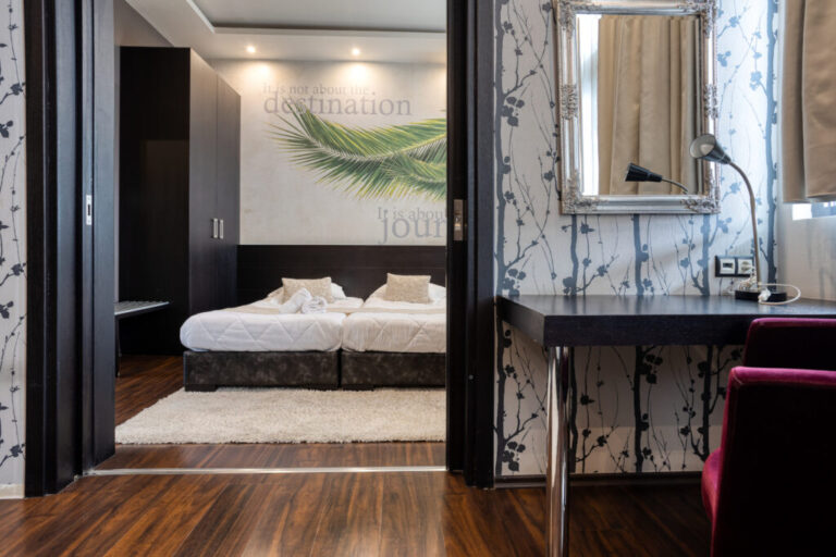 family room 5 1024x683 1 768x512