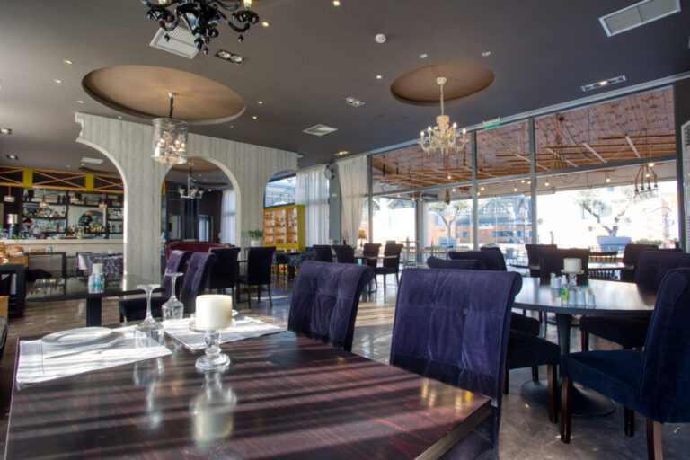 restaurant 2 1024x683 1 768x512