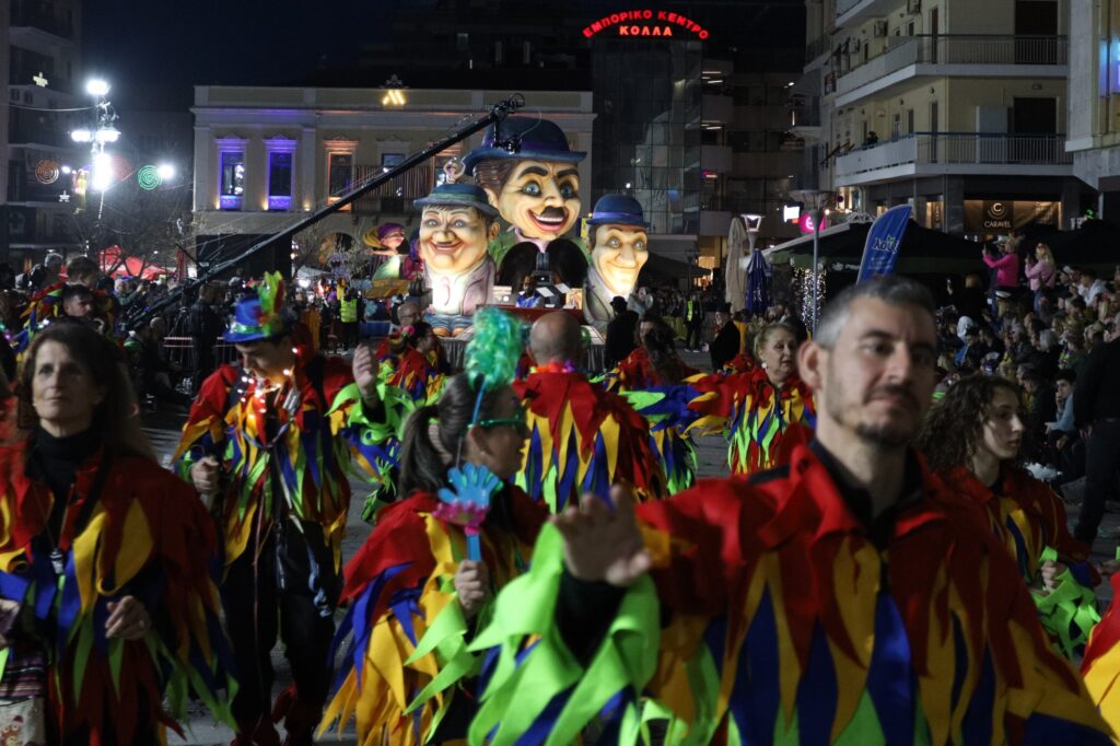 Συναγερμός – Χάθηκαν στην παρέλαση της Πάτρας δύο κορίτσια ΑμεΑ