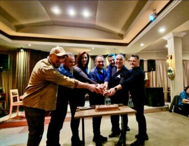 Έκοψε την Πρωτοχρονιάτικη πίτα η ΜΟΛΕΤ (φωτό)