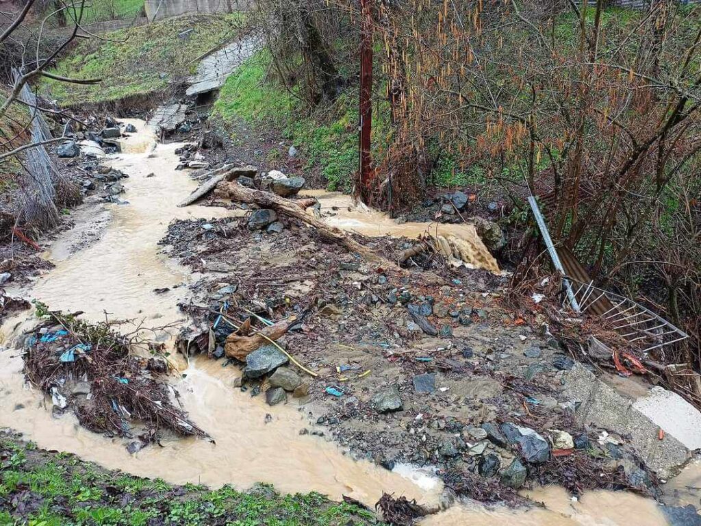 Τα βουνά…περπατάνε στα ορεινά της Καλαμπάκας λόγω της κακοκαιρίας (φωτο&βιντεο)