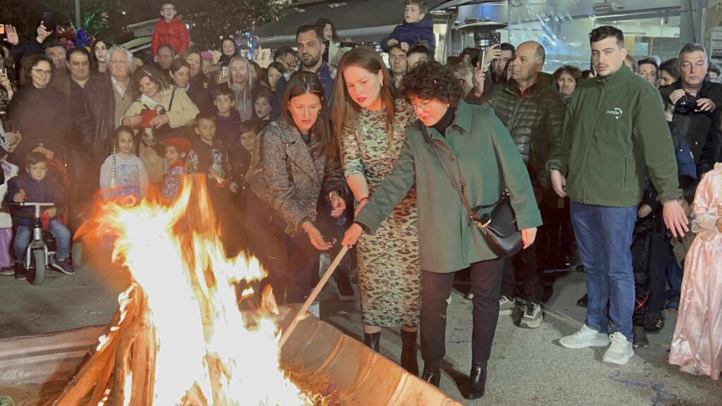 Στον ρυθμό της τρελής Αποκριάς τα Τρίκαλα (ΦΩΤΟ&ΒΙΝΤΕΟ)