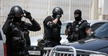 Συναγερμός στην ΕΛ.ΑΣ: Ύποπτη βαλίτσα έξω από το Υπουργείο Ψηφιακής Διακυβέρνησης