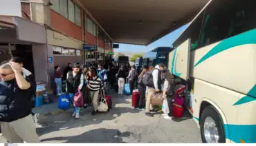 «Αστραπιαία» αδειάζει η Πάτρα - Χιλιάδες άτομα στα ΚΤΕΛ