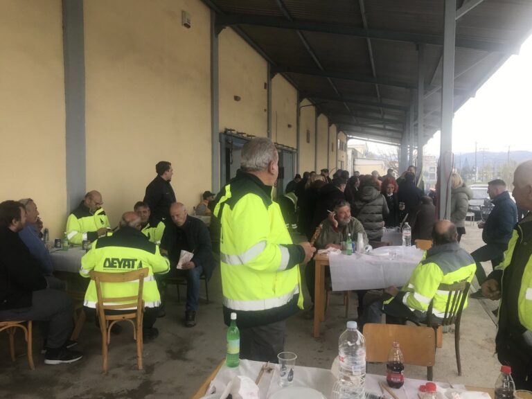 Μόνο στη ΔΕΥΑΤ ξέρουν να γλεντούν! (ΦΩΤΟ)