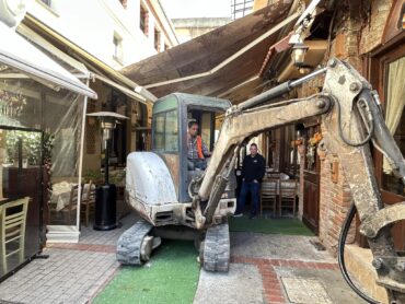 «Μπήκε» στα Μανάβικα η ΔΕΥΑΤ (ΦΩΤΟ)