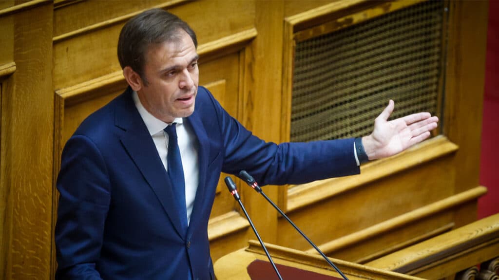 Αλλαγή στάσης από ΠΑΣΟΚ για το άρθρο 16 - «Βιώσαμε την 6η σας κυβίστηση» απάντησε ο Πιερρακάκης