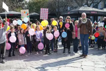 «ΟΧΙ ΣΤΗ ΒΙΑ ΝΑΙ ΣΤΗ ΦΙΛΙΑ» φώναξαν οι μαθητές σε όλο τον νομό Τρικάλων (φωτο)