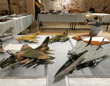 Αεροπλάνα, πλοία και αυτοκίνητα στο Μουσείο Τσιτσάνη - Με μεγάλη επιτυχία η έκθεση μοντελισμού στα Τρίκαλα (ΦΩΤΟ)