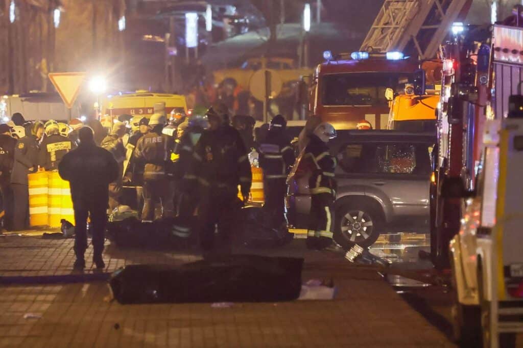Μακελειό στη Μόσχα: Πάνω από 60 οι νεκροί από την τρομοκρατική επίθεση (Video)