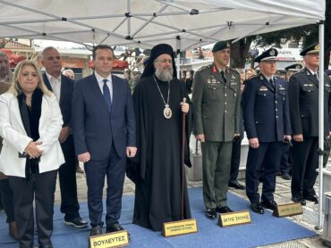 Σε φορτισμένο κλίμα συγκίνησης το μνημόσυνο στο Στρατιωτικό Νεκροταφείο Τρικάλων (φωτο)