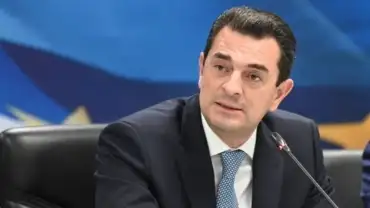 Σκρέκας: Συνεχίζουμε αποφασιστικά τη μάχη κατά της ακρίβειας- Μείον 17% σε 100 προϊόντα εμμήνου ρύσεως