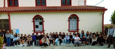 Τις παλιές εκκλησίες του Βαρουσιού επισκέφθηκε το 9ο Γυμνάσιο Τρικάλων (ΦΩΤΟ)