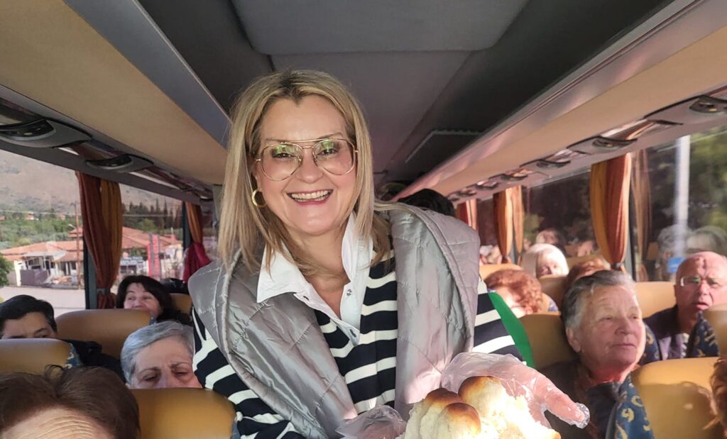Εκδρομή με τα ΚΑΠΗ η Δήμητρα Νάτσινα! (ΦΩΤΟ)