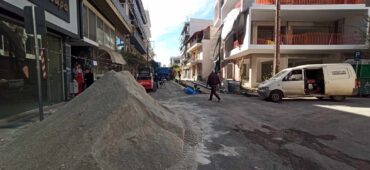Απελπισία… Ξανασκάβουν τη Βύρωνος στα Τρίκαλα! (ΦΩΤΟ)