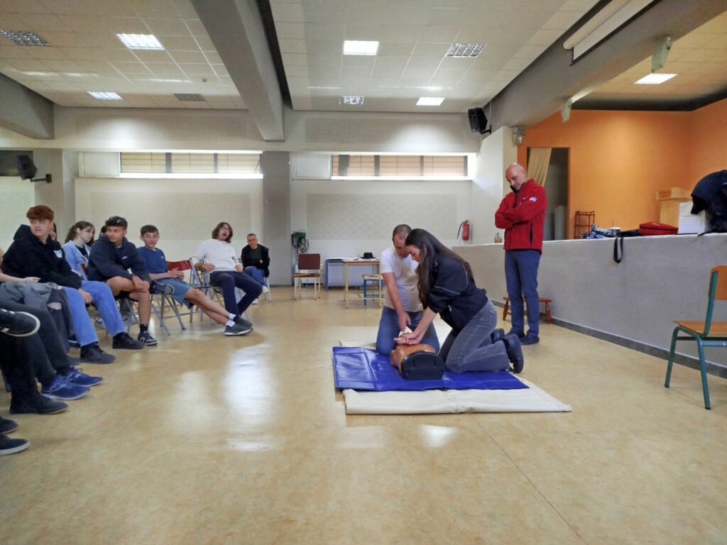 Βιωματικό Σεμινάριο ΚΑΡΠΑ στο 2ο ΓΕΛ Τρικάλων