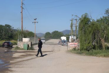 Σε εξέλιξη επιχείρηση δειγματοληψίας στα χώματα που μεταφέρθηκαν από τα Τέμπη (φωτ.)