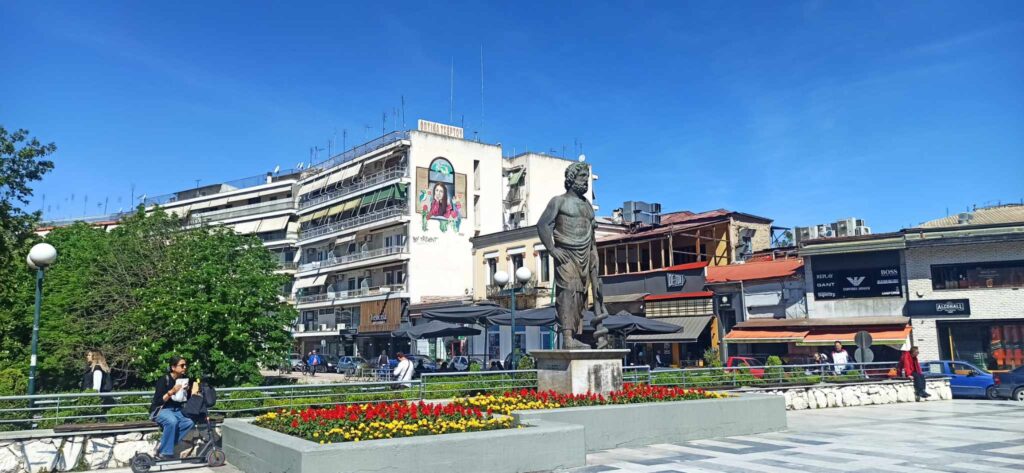 Τρίκαλα: Τουλάχιστον έχουμε… ανθίσει (ΦΩΤΟ)