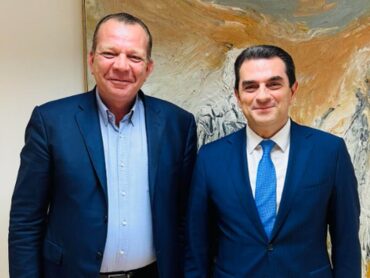 Τετ α τετ Σκρέκα με τον Γενικό Γραμματέα Ένωσης Λειτουργών Μιχάλη Παναγιώτου