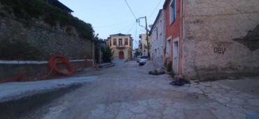 Βαρούσι: Αγανακτισμένοι οι κάτοικοι για τους δρόμους που θυμίζουν εμπόλεμη ζώνη (ΦΩΤΟ)