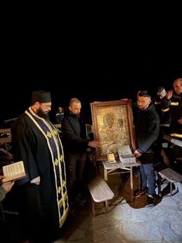 Με τη "βοήθεια του Θεού" ...η πυρόσβεση στα Πιέρια Όρη