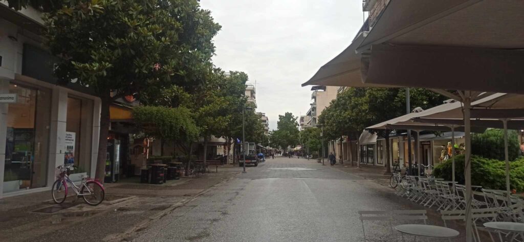 "Παγωμένη" η Τρικαλινή εμπορική αγορά