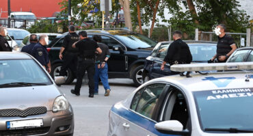 Λάρισα: Αιματηρή συμπλοκή σε διαμέρισμα πολυκατοικίας – Στο νοσοκομείο δύο άτομα