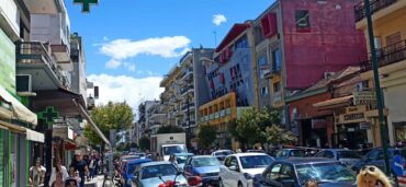 Τρίκαλα: «Πανζουρλισμός» στους δρόμους της πόλης (ΦΩΤΟ)