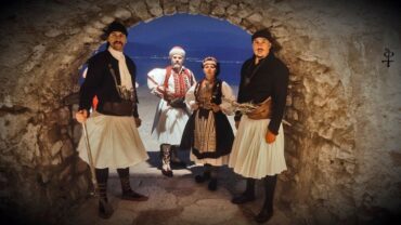 Οι «Φουστανελοφόροι Τρικάλων» στην 195η Επέτειο Απελευθέρωσης της Ναυπάκτου (ΦΩΤΟ)