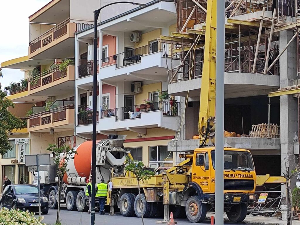 Με δυσκολία η κυκλοφορία στην Καρδίτσης