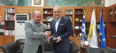 Θερμή υποδοχή Μανώλη Κεφαλογιάννη και Εύης Χριστοφιλοπούλου στα Τρίκαλα