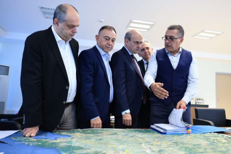 Όσα ειπώθηκαν στη συνάντηση Χατζηδάκη - Κουρέτα (ΦΩΤΟ)
