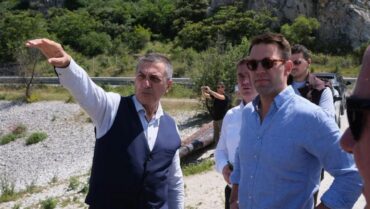 Δ. Κουρέτας σε Στ. Κασσελάκη: «...Σε φέραμε εδώ για να δεις ποια είναι η κατάσταση»