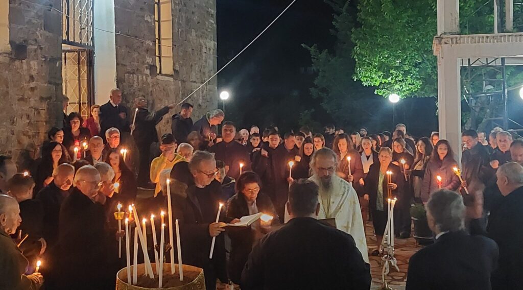 Πάσχα με πυροτεχνήματα, ήθη και έθιμα στη Μεσοχώρα (ΦΩΤΟ)