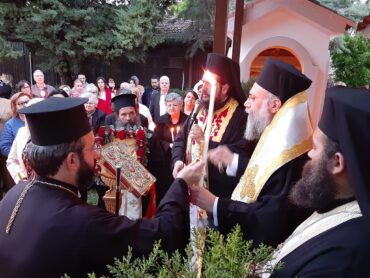 Με συγκίνηση η Ανάσταση στο Νοσοκομείο Τρικάλων (ΦΩΤΟ)