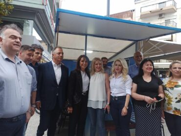 Με «άστρο» η Βούλα Πατουλιδου στα Τρίκαλα (ΦΩΤΟ+VIDEO)