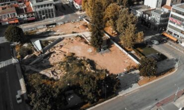Κεντρική Πλατεία Τρικάλων: "Έργα και ημέραι" αρχών και εργολάβου...