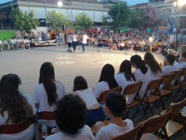 Με τραγούδια και θεατρικά η γιορτή λήξης του 1ου Δημοτικού Σχολείου Τρικάλων (ΦΩΤΟ)