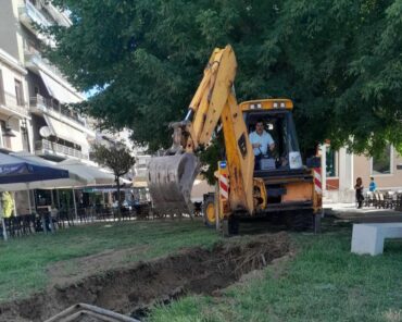 Τραγικό! «Κόβουν» από χώρο πρασίνου για υπόγειους κάδους στην πλατεία του ΟΤΕ!