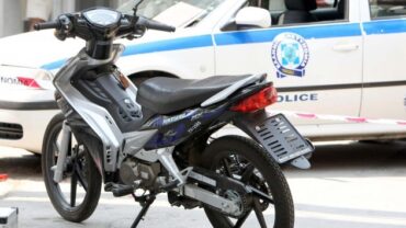 Ανήλικος "βολτάριζε" με το μηχανάκι της μητέρας του ενώ αντιστάθηκε σε έλεγχο της αστυνομίας