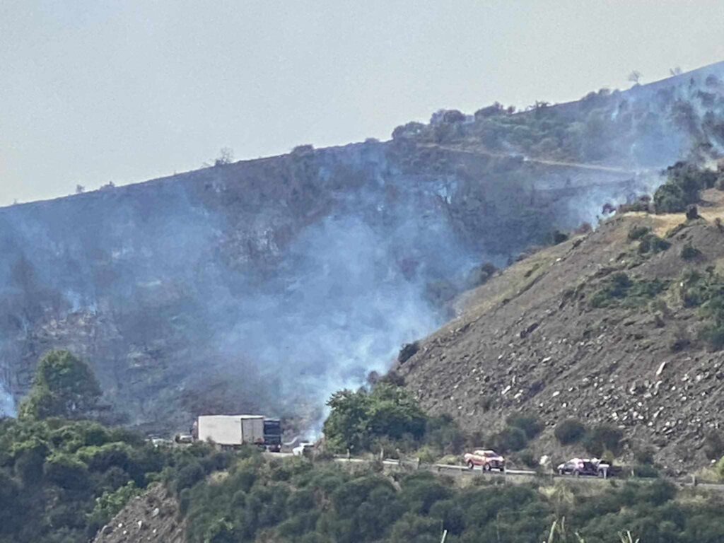 Φωτιά στην Ε.Ο. Καλαμπάκας - Ιωαννίνων - «Ήχησε» το 112 στην περιοχή (ΦΩΤΟ+VIDEO)