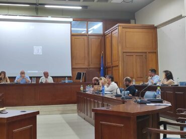 «Μάχη» μεταξύ Ηλιάδη - Σακκά: Η διαφορετική γνώμη για τη λειτουργία της πόλης είναι πλούτος (VIDEO)