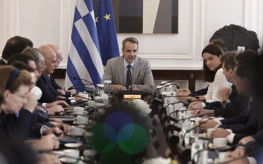 Ανασχηματισμός προ των πυλών
