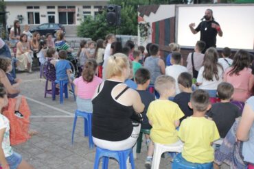 Τον Καραγκιόζη απόλαυσε η νέα γενιά στον Άγιο Βησσαρίωνα Πύλης (ΦΩΤΟ)
