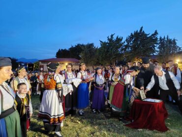 Η καρδιά της παράδοσης «χτυπά» στο Καραγκούνικο Πανηγύρι στα Τρίκαλα (ΦΩΤΟ+VIDEO)