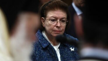 Στα γραφεία της ΝΔ η Λίνα Μενδώνη