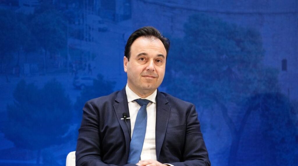 Μας πάει για δεύτερη space age ο Δημήτρης Παπαστεργίου